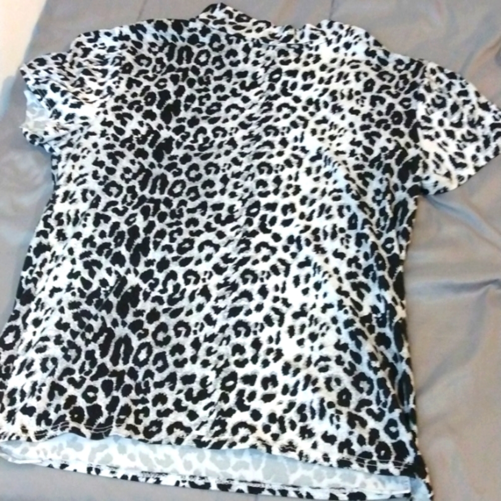 A White/Grey/Black Cheetah Print Short Sleeve!